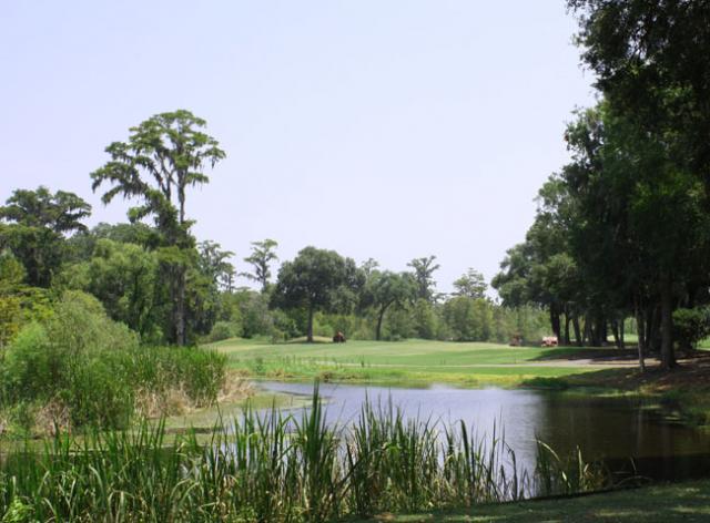 The first hole at Willbrook is one of the course's best. 